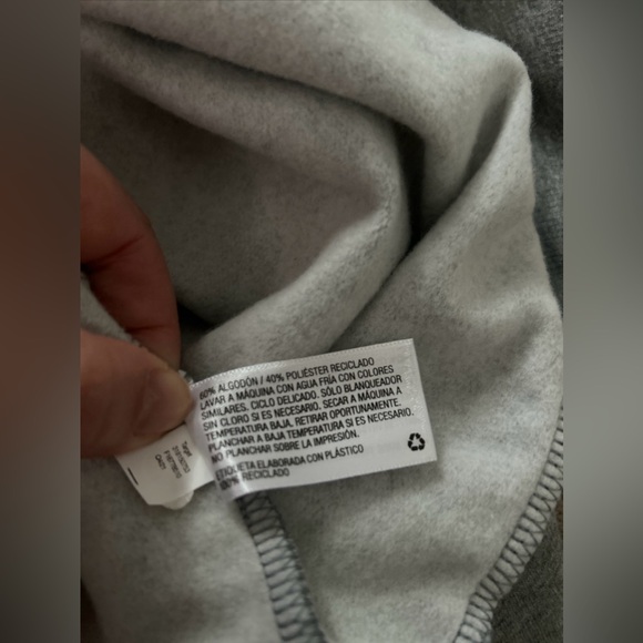 Gender neutral, new with tags, PRIDE hoodie-adult size small - Picture 9 of 10